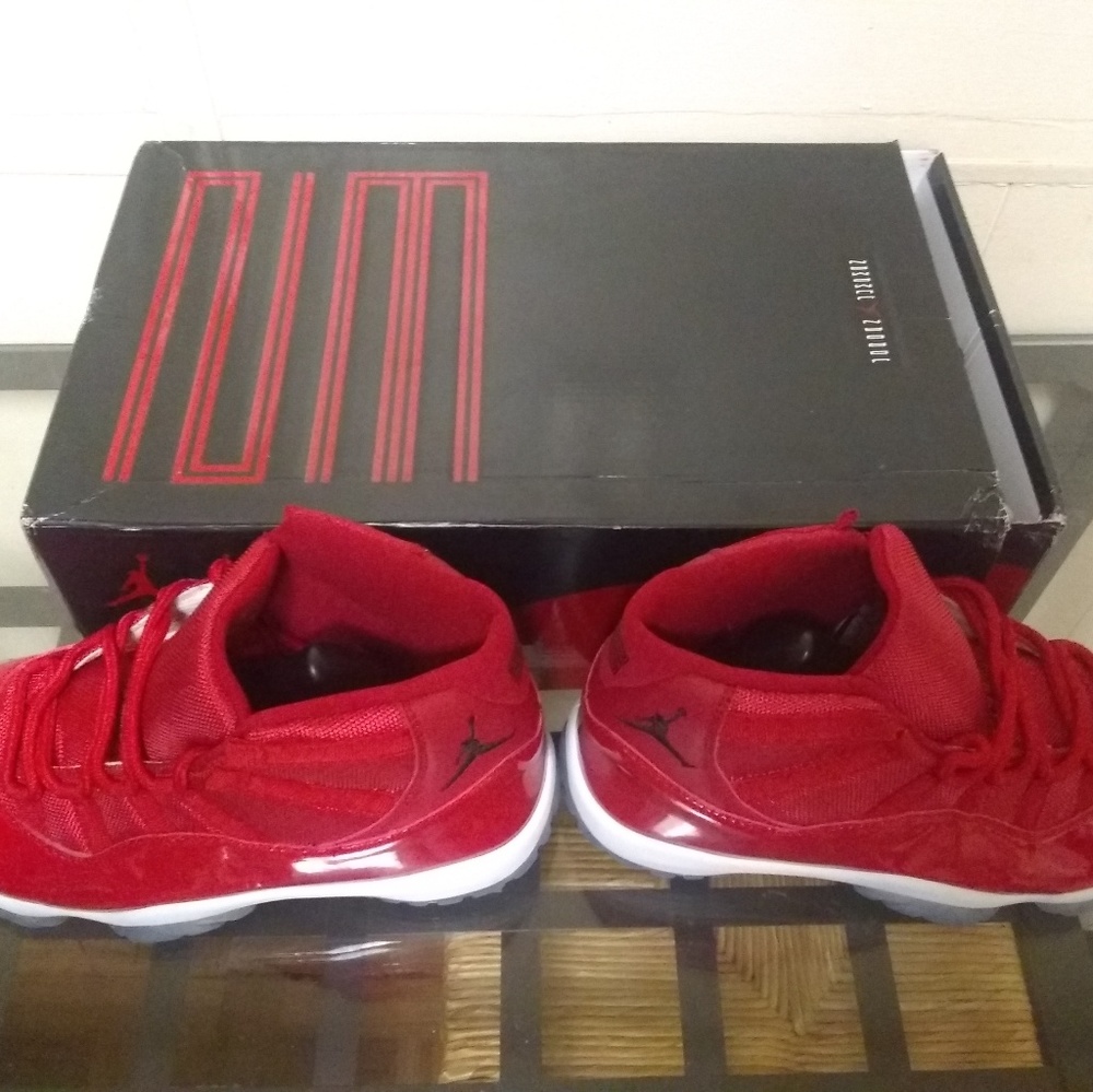 Air Jordan 11 Win Like 96 Men's Size 11